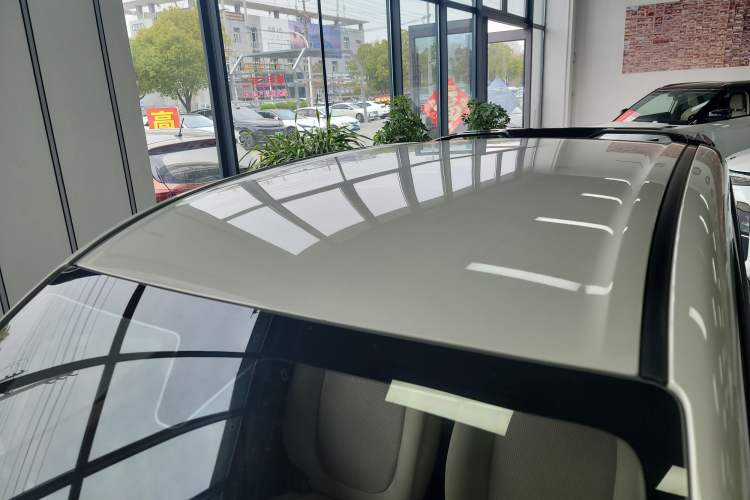 Used Wuling Hongguang MINIEV 2025 Four-Door Version Advanced Edition Roof