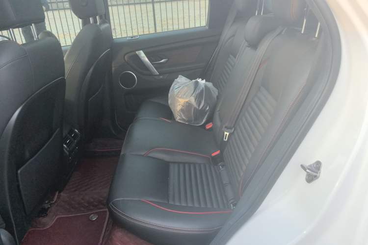 Used Land Rover Discovery Sport 2020 249 PS R-Dynamic Performance Edition Left Rear Seat