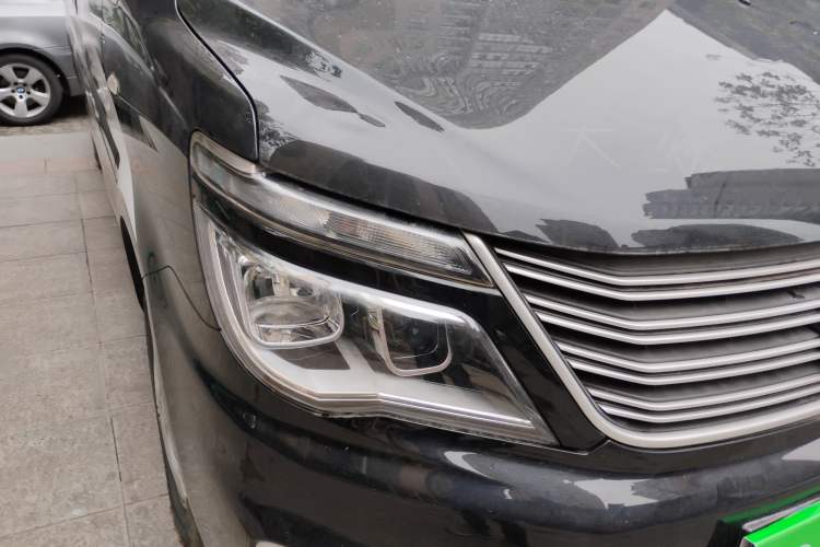 Used FORTHING Lingzhi 2019 M5L 1.6L 7-Seater Base Model China VI Standard
