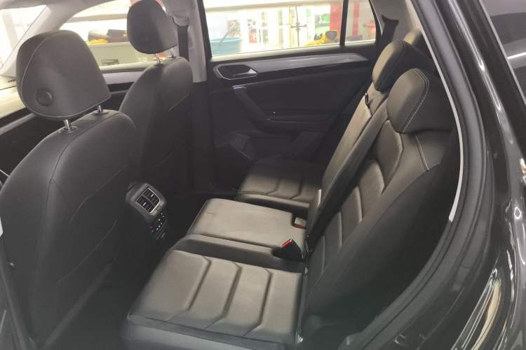 Used Volkswagen Tayron 2020 330TSI Two-Wheel Drive Luxury Smart Connectivity Version Left Rear Seat