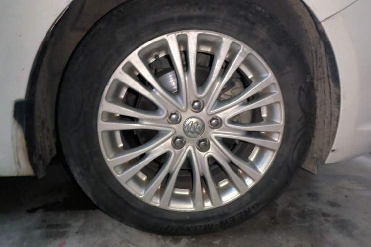 Used Buick GT 2015 15N Automatic Elite Version