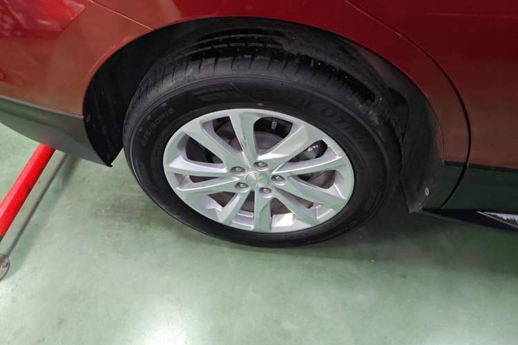 Used Chevrolet Equinox 2017 550T Automatic All-Wheel-Drive Top-Tier Version Exterior 5