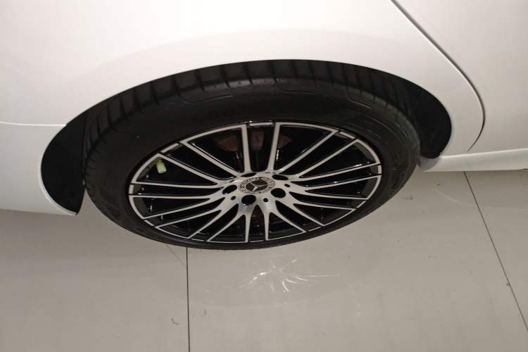 Used Mercedes-Benz C-Class 2023 Restyled C 260 L Sport Edition Right Rear Wheel Hub