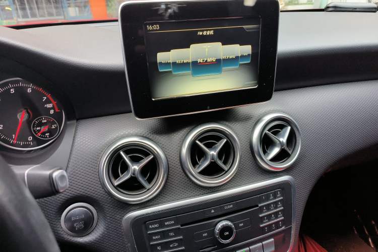 Used Mercedes-Benz A-Class 2016 A 200 Dynamic Edition Audio And AC Panel