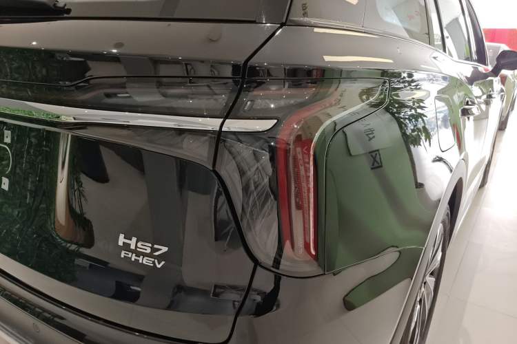 Used Hongqi HS7 PHEV 2024 2.0T PHEV Four-Wheel Drive Flagship Edition 7 Seats Right Rear Taillight