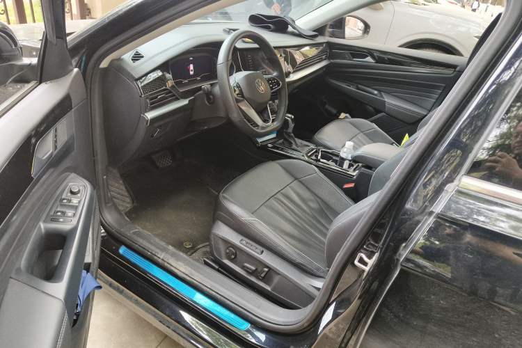 Used Volkswagen Passat 2024 380TSI Elite Edition Driver Seat