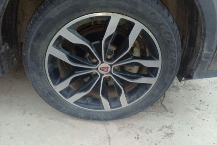 Used Roewe RX5 2016 30T Four-Wheel Drive Automatic Internet Smart Luxury Edition Right Front Wheel Hub