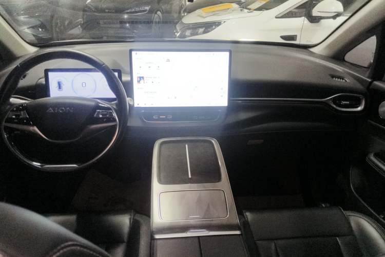 Used AION V 2023 Plus 70 Smart Edition Ternary Lithium Center Console