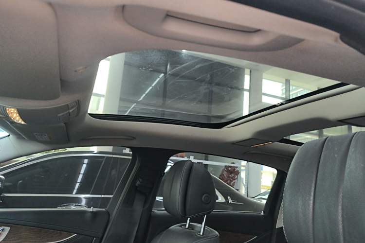 Used Mercedes-Benz E-Class 2017 E 320 L 4MATIC Headliner