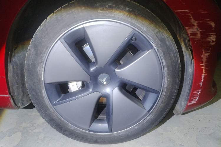 Used Tesla Model 3 2021 Standard Range Rear-Wheel Drive Upgraded Version 3D6 Right Front Wheel Hub