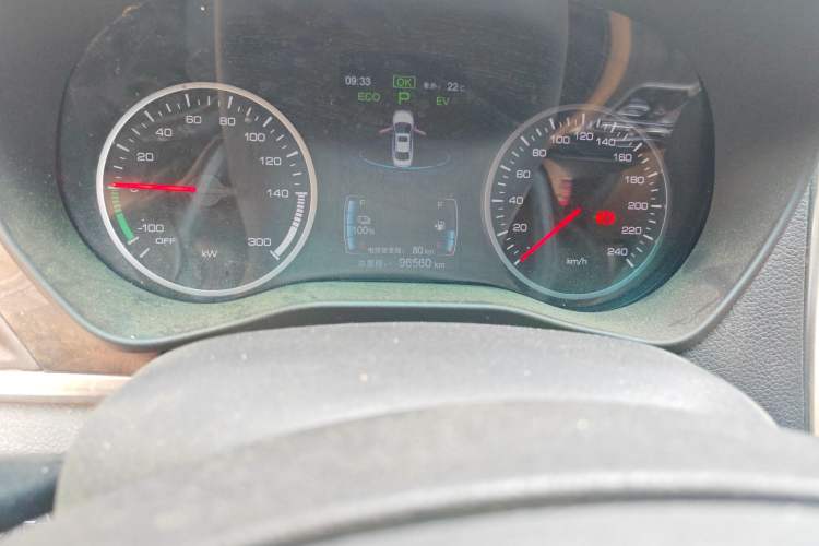 Used BYD Qin New Energy 2017 1.5T Luxury Model Odometer Close Up