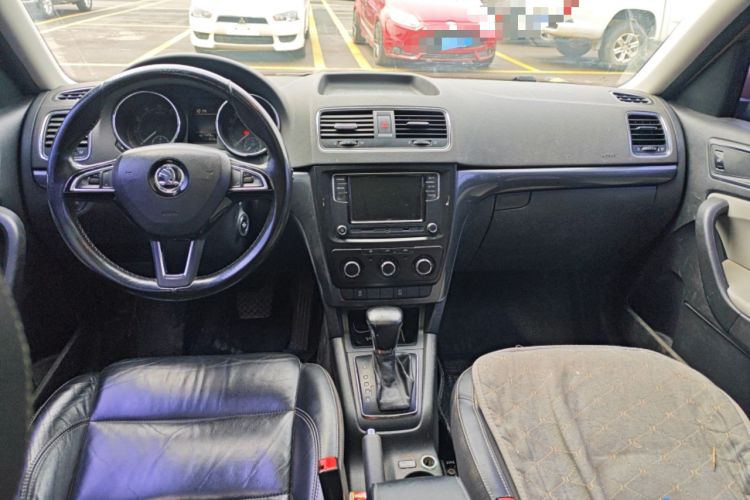 Used Skoda Yeti 2016 1.4TSI DSG Advanced Edition Center Console