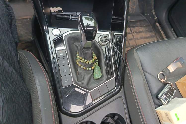 Used Volkswagen Tayron 2020 330TSI Two-Wheel Drive Luxury Smart Connectivity Version Gear Lever