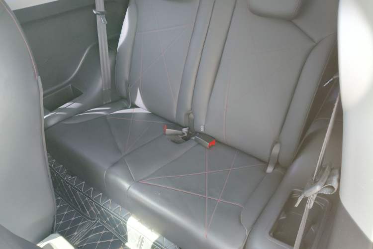 Used Chery Little Ant 2022 Restyled Version Sweet Pink Edition Low-Sugar Version Lithium Iron Phosphate Battery 30.7 kWh 30 kW 301 km Left Rear Seat