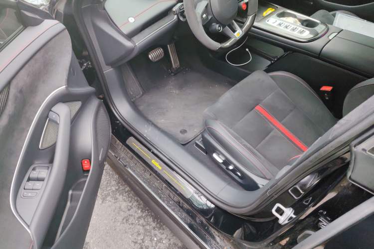 Used Xiaomi Auto SU7 Ultra 2025 Ultra Model Driver Seat