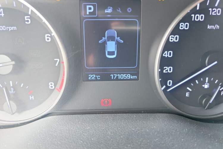 Used Hyundai Elantra (6th Generation / Lingdong) 2016 1.6L Automatic ZhiXuan · Luxury Version