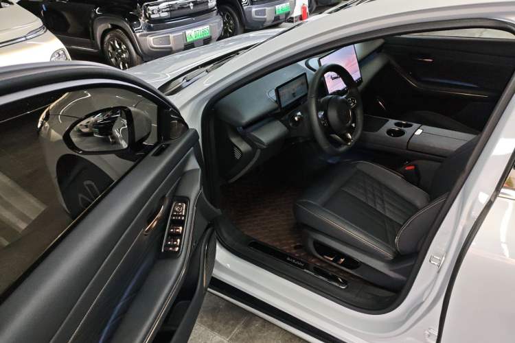 Used Baojun Enjoy 2025 All-Electric 600km Standard Version