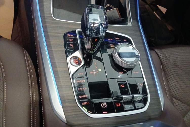 Used BMW X5 2022 Restyled xDrive 40Li Luxury Edition M Sport Package
