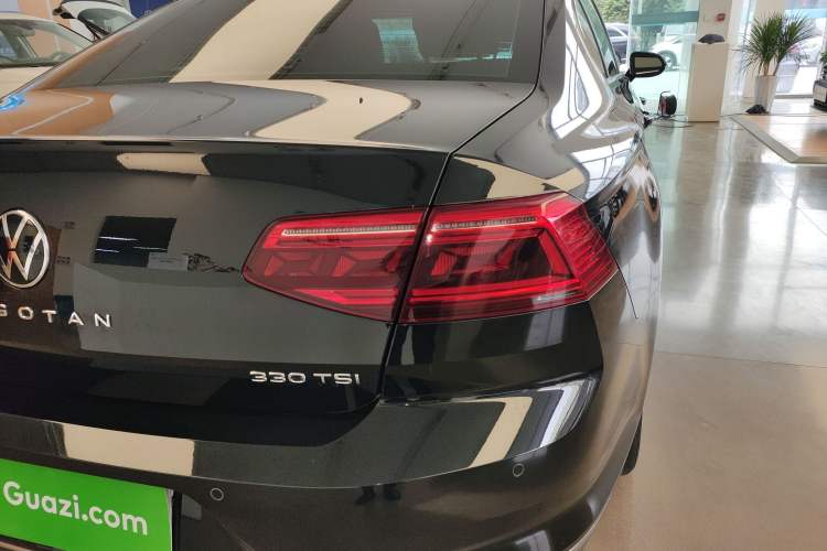 Used Volkswagen Magotan 2020 330TSI DSG Leading Model Exterior 3