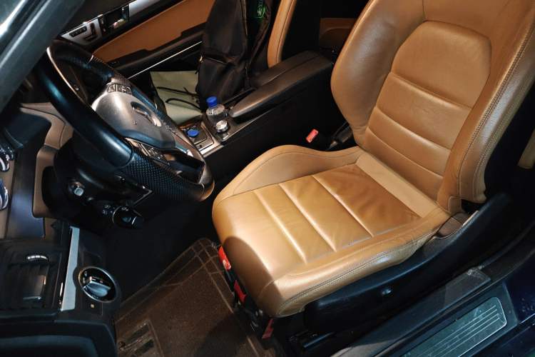 Used Mercedes-Benz E-Class 2012 E 200 CGI Coupe Left Front Seat