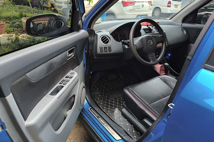 Used Suzuki Swift 2015 1.5L Automatic Limited Edition Driver Seat