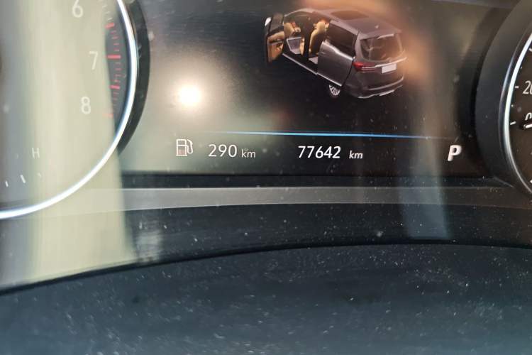 Used Buick GL8 2020 Land Business Class 652T Luxury Model Odometer Close Up