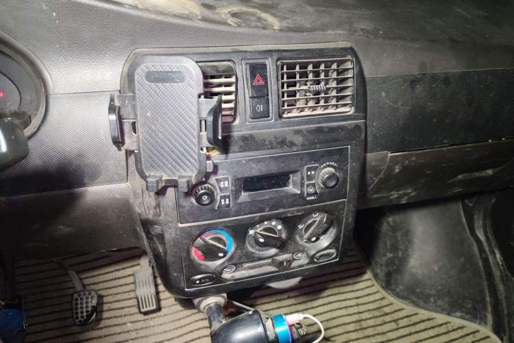 Used Wuling Rongguang 2017 1.5L Extended Basic Version Audio And AC Panel