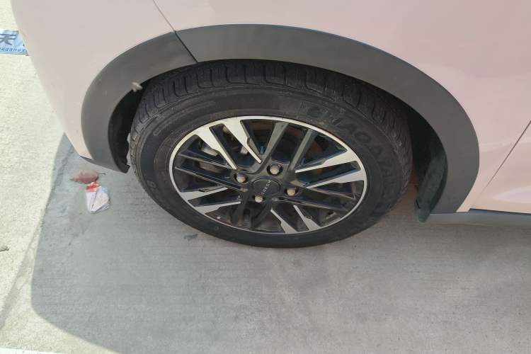 Used Chery QQ Little Ant 2022 Revised Version Sweet Pink Edition Half-Sugar Version Lithium Iron Phosphate 30.7 kWh 30 kW 301 km Exterior 4