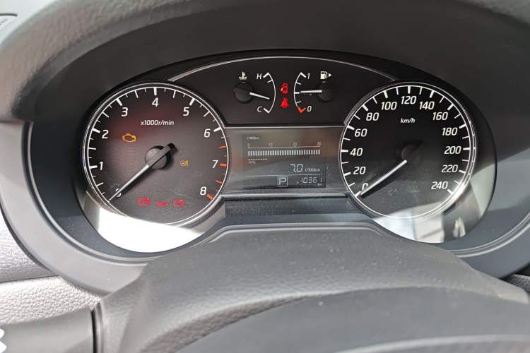 Used Nissan Tiida 2023 1.6L CVT Cool Dynamic Edition Odometer Close Up