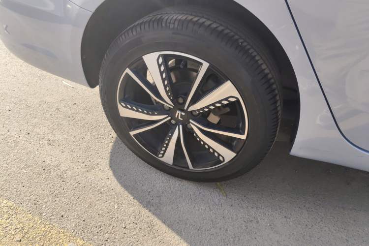 Used Rising ER6 2020 620 km Smart Edition
