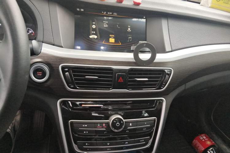 Used Geely Auto Emgrand GT 2017 1.8T Luxury Model
