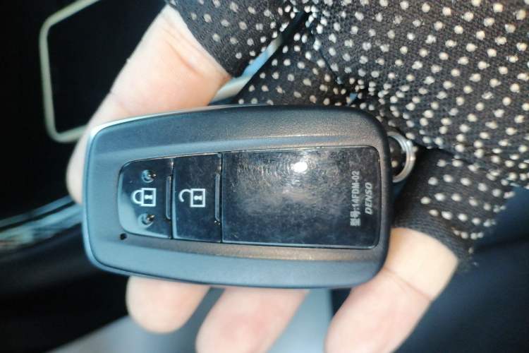 Used Toyota RAV4 2021 Revised Version Dual-Motor Hybrid 2.5L E-CVT 4x4 Elite PLUS Edition Vehicle Key