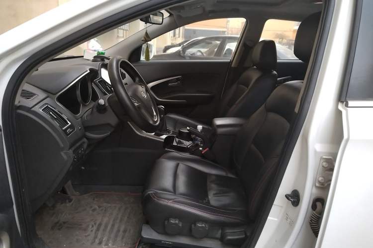 Used Huatai Santa Fe 2015 1.5T Gasoline Manual Two-Wheel Drive Luxury Model Left Front Seat
