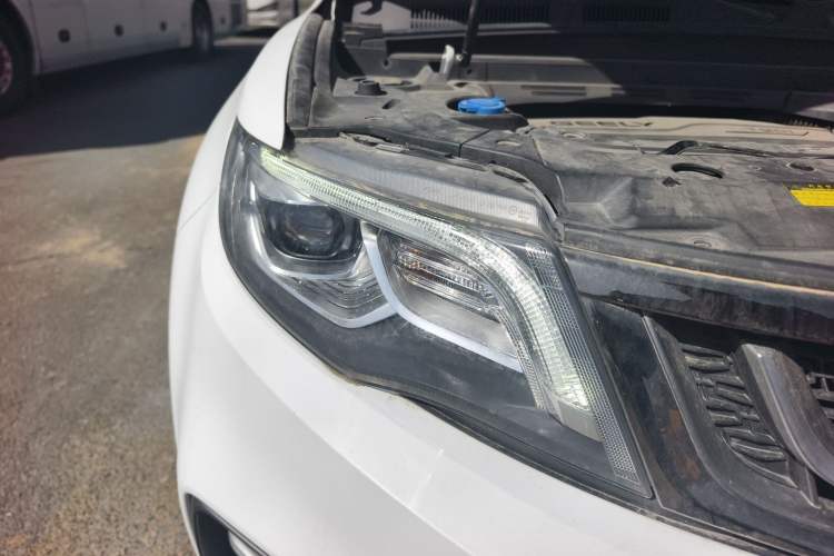 Used Geely Auto Emgrand X7 Sport 2020 1.8TD DCT Two-Wheel Drive Smart Connect 4G-Enabled Version
