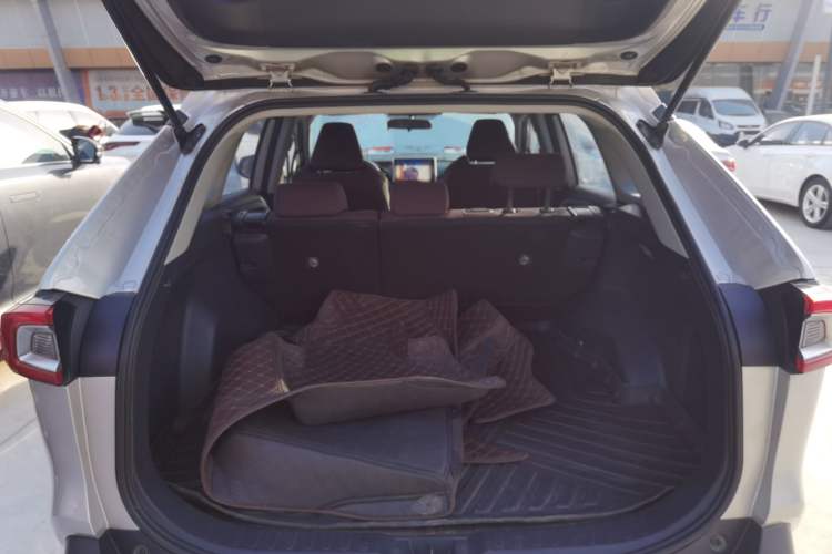 Used Toyota Wildlander 2022 Facelifted Dual-Motor 2.5L E-CVT Two-Wheel Drive Leading Edition
