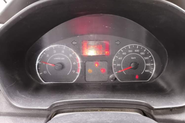 Used Wuling Hongguang V 2019 1.5L Jingqu Edition Sealed-Window Vehicle China VI LAR
