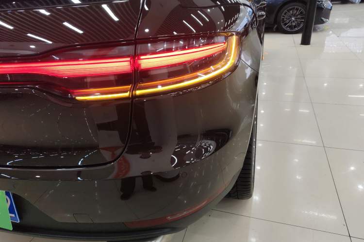 Used Porsche Macan 2018 Macan 2.0T Right Rear Taillight