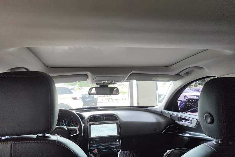 Used Jaguar XEL 2019 2.0T 200 PS Luxury Edition Headliner