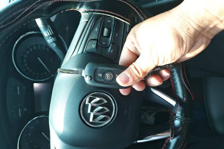 Used Buick Verano 2020 20T CVT Leading Edition Vehicle Key