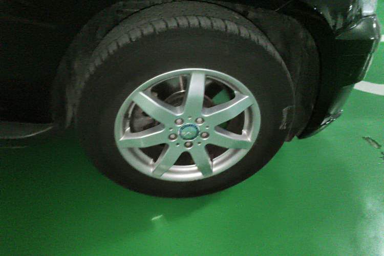 Used Mercedes-Benz GLK-Class 2011 GLK 300 4MATIC Fashion Model Right Front Wheel Hub