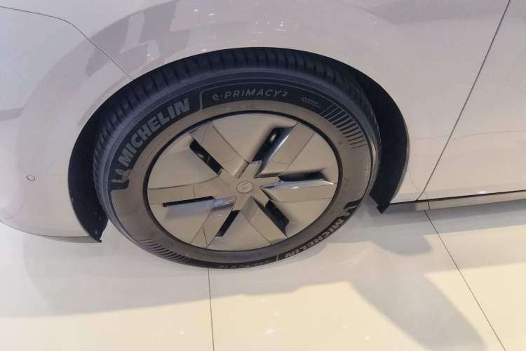 Used Li Auto MEGA 2024 Ultra Model
