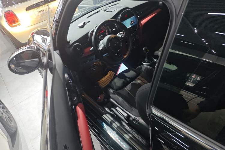 Used MINI 2021 1.5T Three-Door Sharp Edition Driver Seat