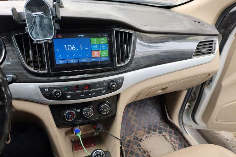 Used Baojun 730 2016 1.5L Manual Comfort Version 7 Seats China V Emission Standard
