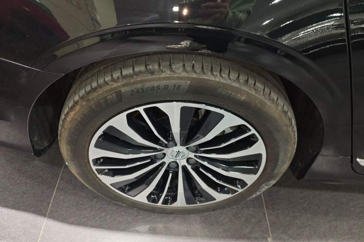 Used Volvo S90 New Energy 2025 Plug-in Hybrid Four-Wheel Drive Long-Range Zhiyi Luxury Edition