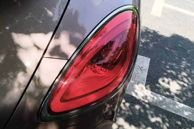 Used ORA Lightning Cat 2022 555 km Luxury Edition
