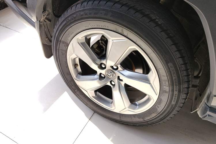 Used Toyota RAV4 2021 2.0L CVT 4x4 Trend Edition
