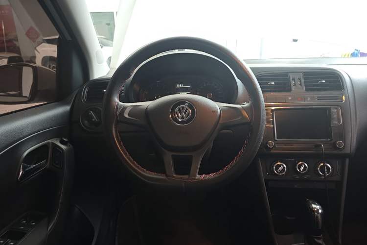 Used Volkswagen Polo 2018 1.5L Automatic Advanced Driving Model Steering Wheel