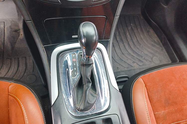 Used Buick Regal 2015 1.6T Elite Tech Model Gear Lever