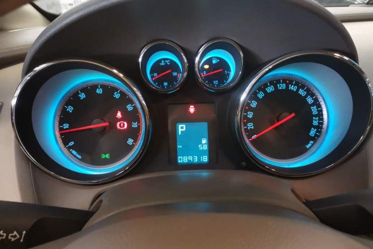 Used Buick GT 2013 GT 1.6L Automatic Fashion Edition Instrument Cluster