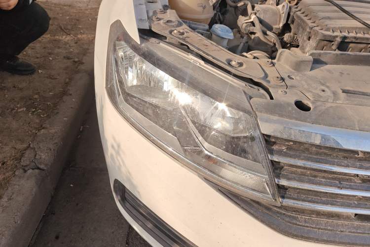 Used Volkswagen Lavida 2019 Lavida Start 1.5L Manual Fashion Edition China VI Standard Right Front Headlight